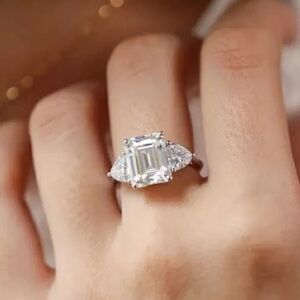 Colourless Moissanite Diamond,Engagement Solitaire Ring w Trillions